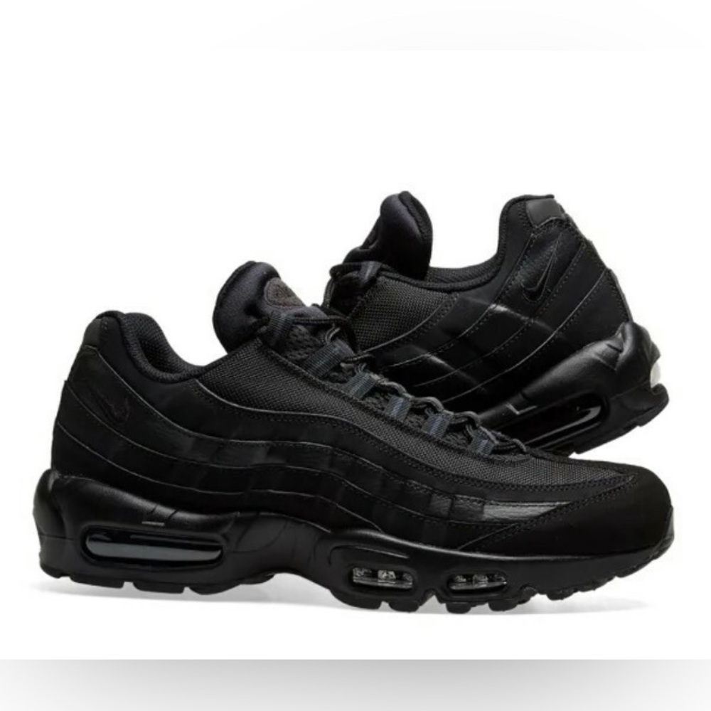 Nike Air Max 95 Blackout Triple Black Suede Leather 609048-092 Men Size 10.5US